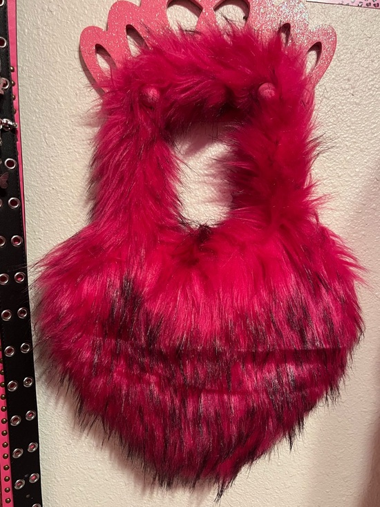 Handbags - Y2K Hot pink Furry heart shaped purse